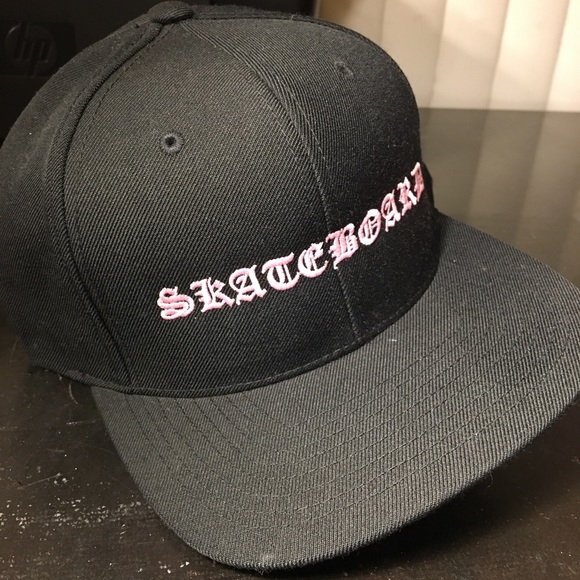 Black SKATEBOARD SnapBack - Picture 1 of 2